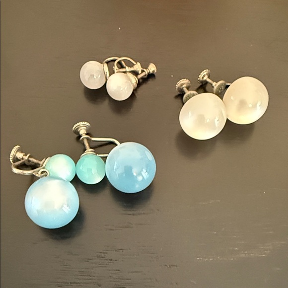 Jewelry - Vintage screwbacks (3pairs)